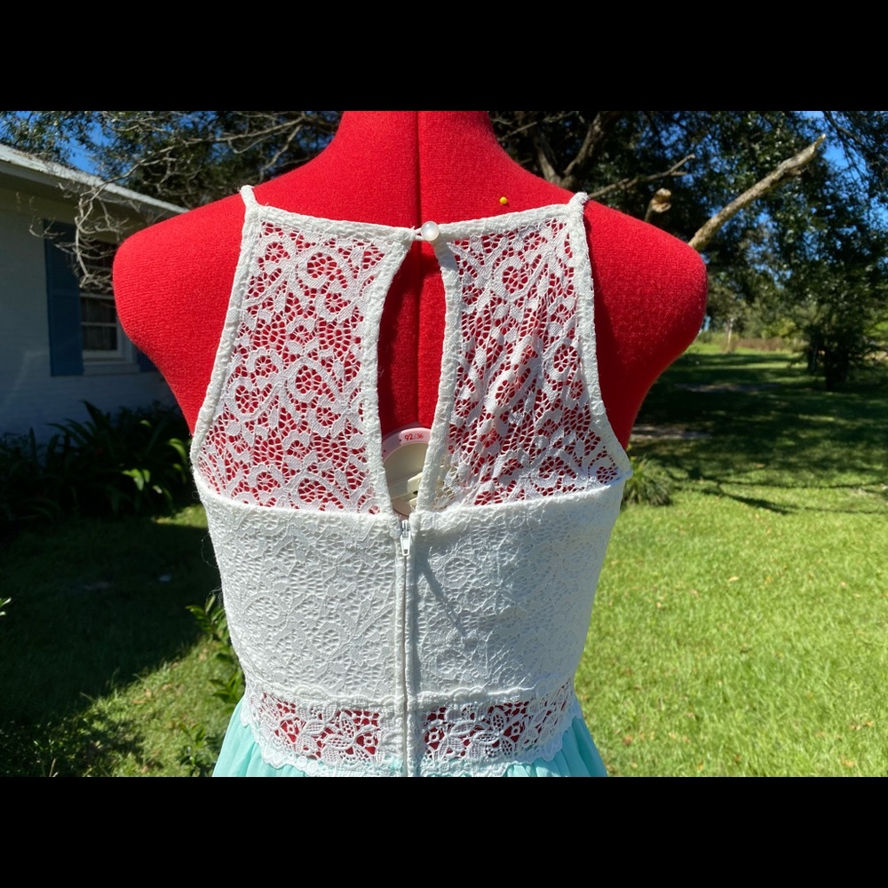 Dress - Picture 4 of 6